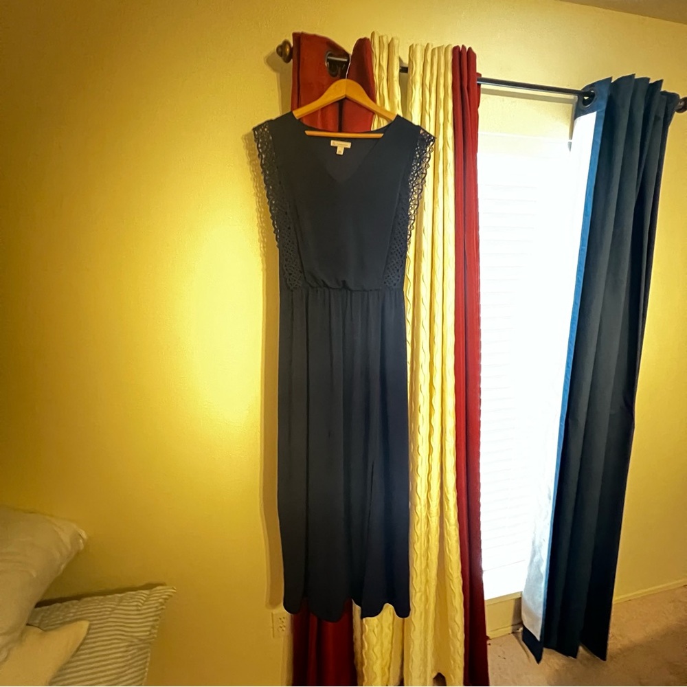 Elegant Navy Blue Sleeveless Dress